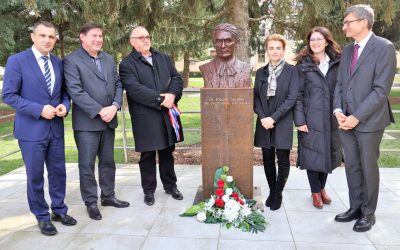 Otkrivena bista dr. Rudolfa Steinera u parku Palače turizma ...
