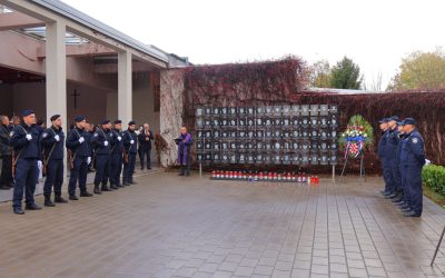 Zajedničko izaslanstvo na gradskom groblju u Čakovcu odalo počast ...