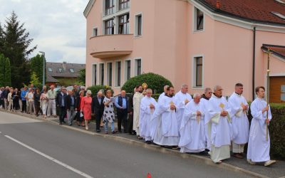 Fra Filip Đurđević predvodio euharistijsko slavlje i procesiju u ...