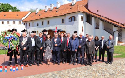 Svetom misom, polaganjem vijenaca i paljenjem svijeća, obilježen ...
