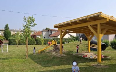 Nadstrešnica iznad pješčanika u dječjem vrtiću Bambi