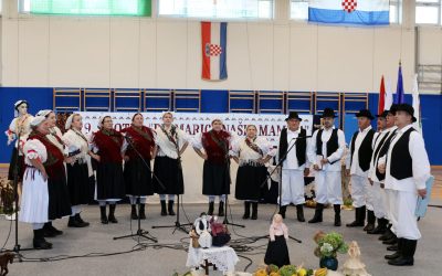 Održana 19. „Pesmarica naših mamica“ – spona između prošlosti i ...