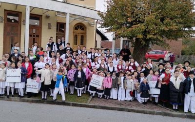 Mali čuvari tradicije: Održani 5. Dječji folklorni susreti u ...