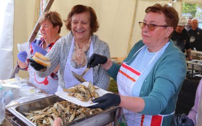 Predblagdansko druženje na Veliki petak na Franjevačkom trgu u ...